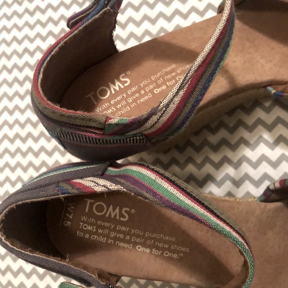 Women’s, Shoes, Tom’s, Size 7.5 W, Multi-Color - Picture 4 of 4